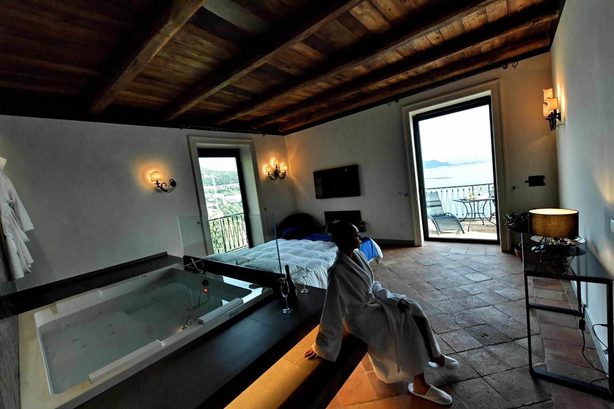In Costa Relais & Luxury Suites Виетри Экстерьер фото